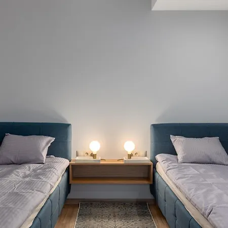 Apartman Lab1 House *